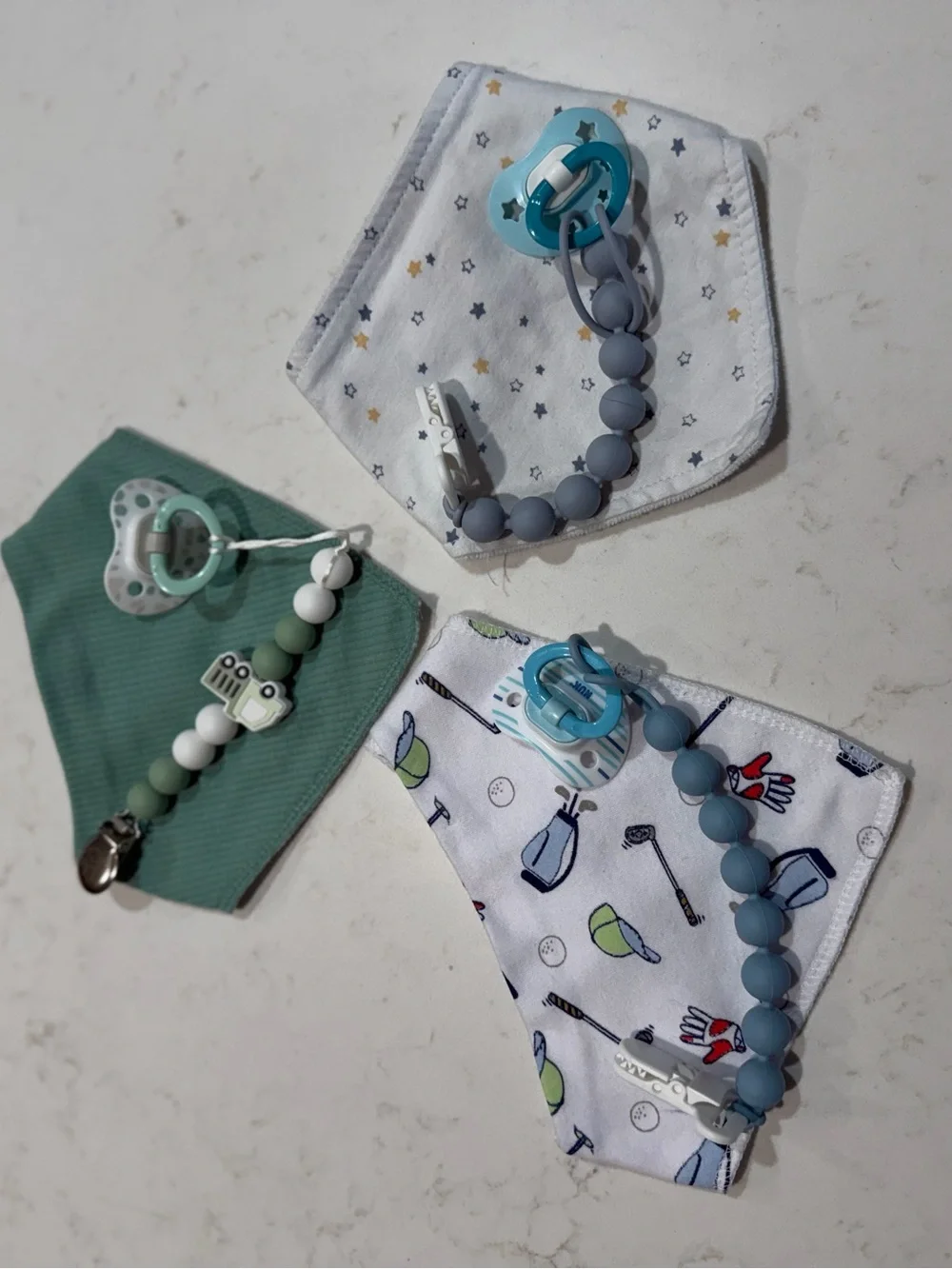 For reborn doll! Pacifier, clip and bib set